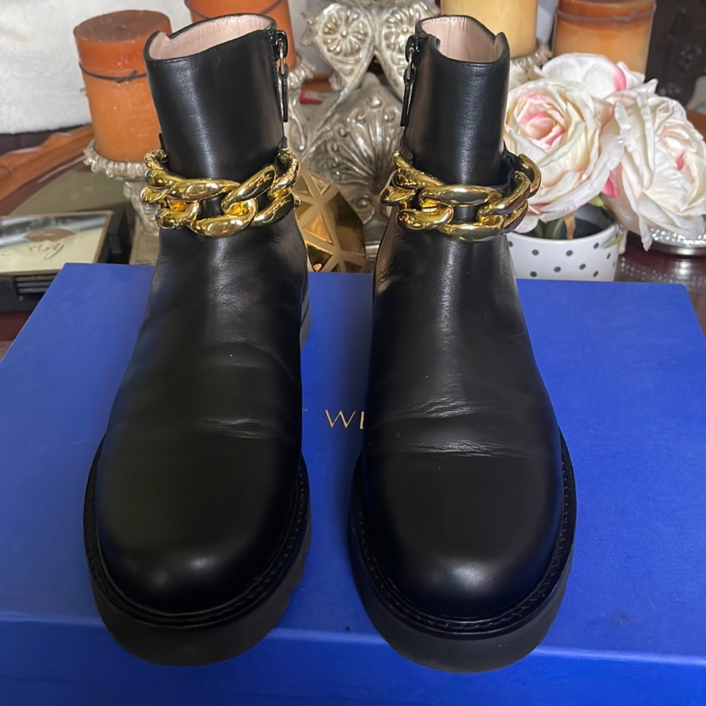 Stuart Weitzman Chain Lift Bootie Sz 8